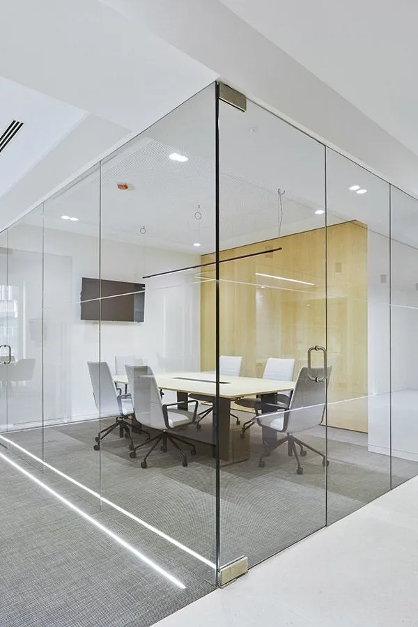 Frameless Office Partitioning